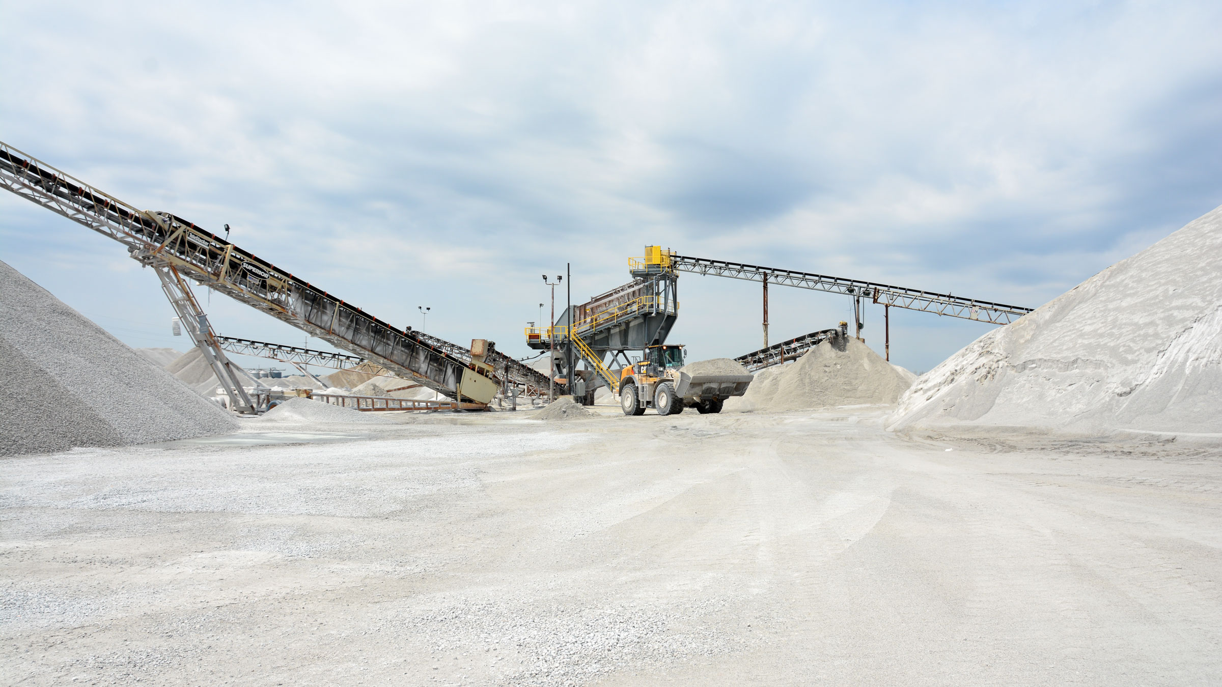 Sedic and potassic feldspar export agent